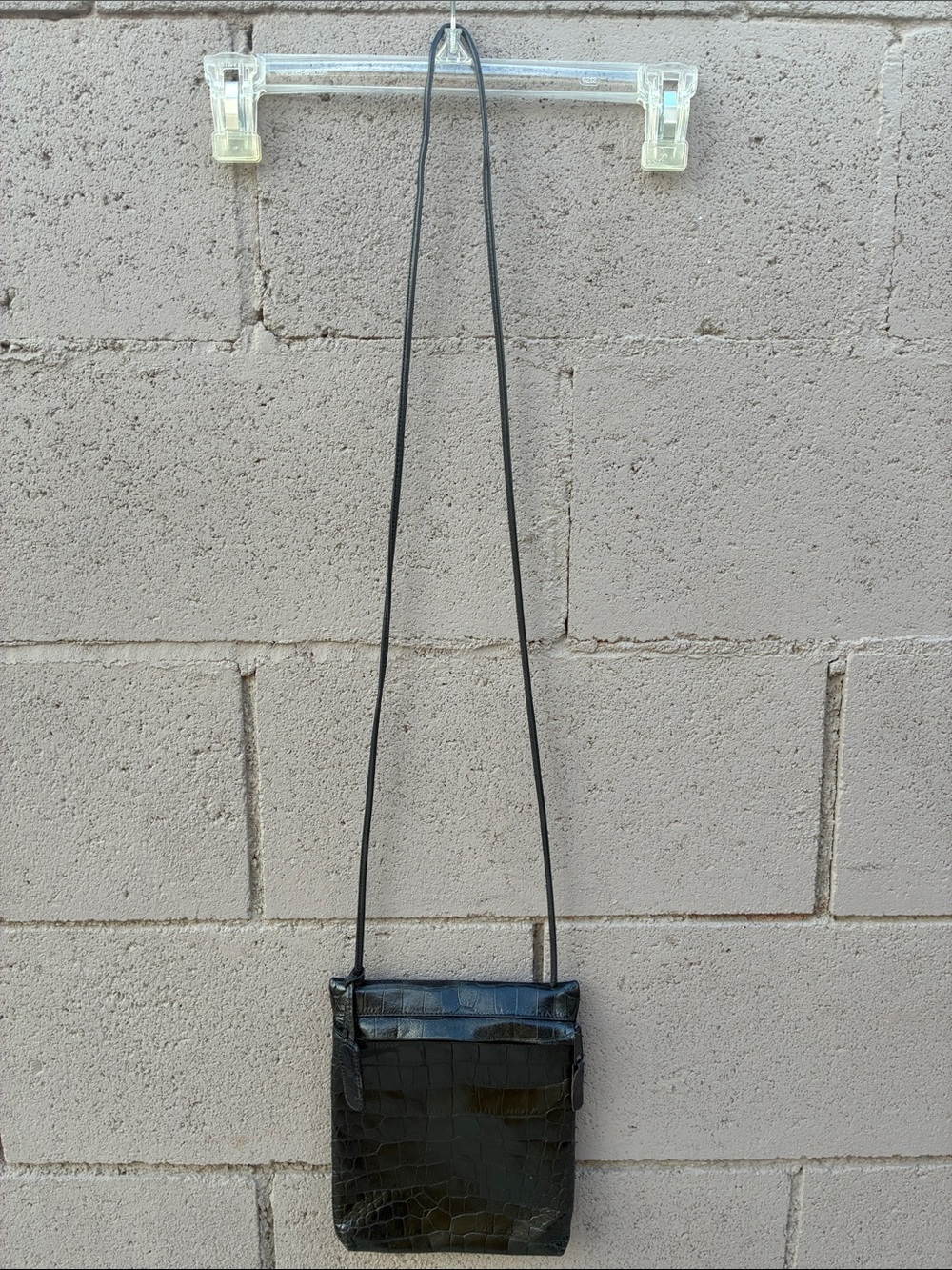 Black Croc-Embossed Crossbody Bag - Unbranded